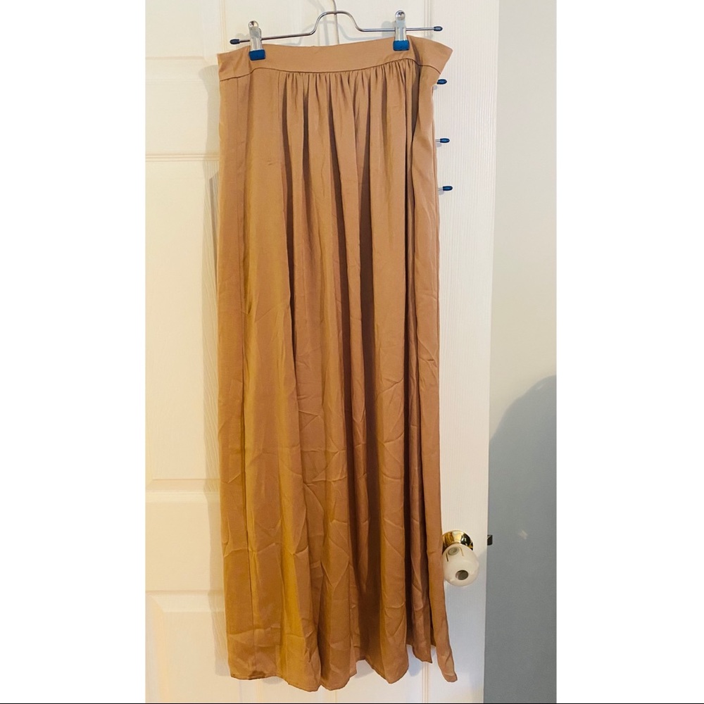 Victorias Secret maxi skirt, side slit, gold, size: 4